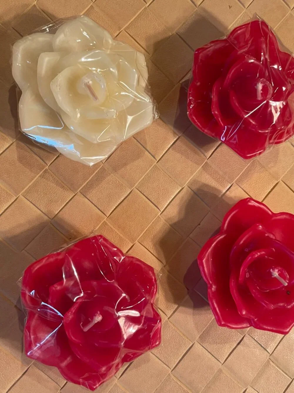 Lot of 4 (3 Red, 1 White) Rose Shaped Floating Candles with Fragrance New